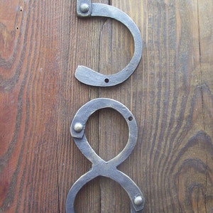 Hausnummern / Hausnummern aus Eisen / Türnummern / Hausnummern aus Metall / Adressnummern / Rustikales Dekor / Hausnummer Vertikal