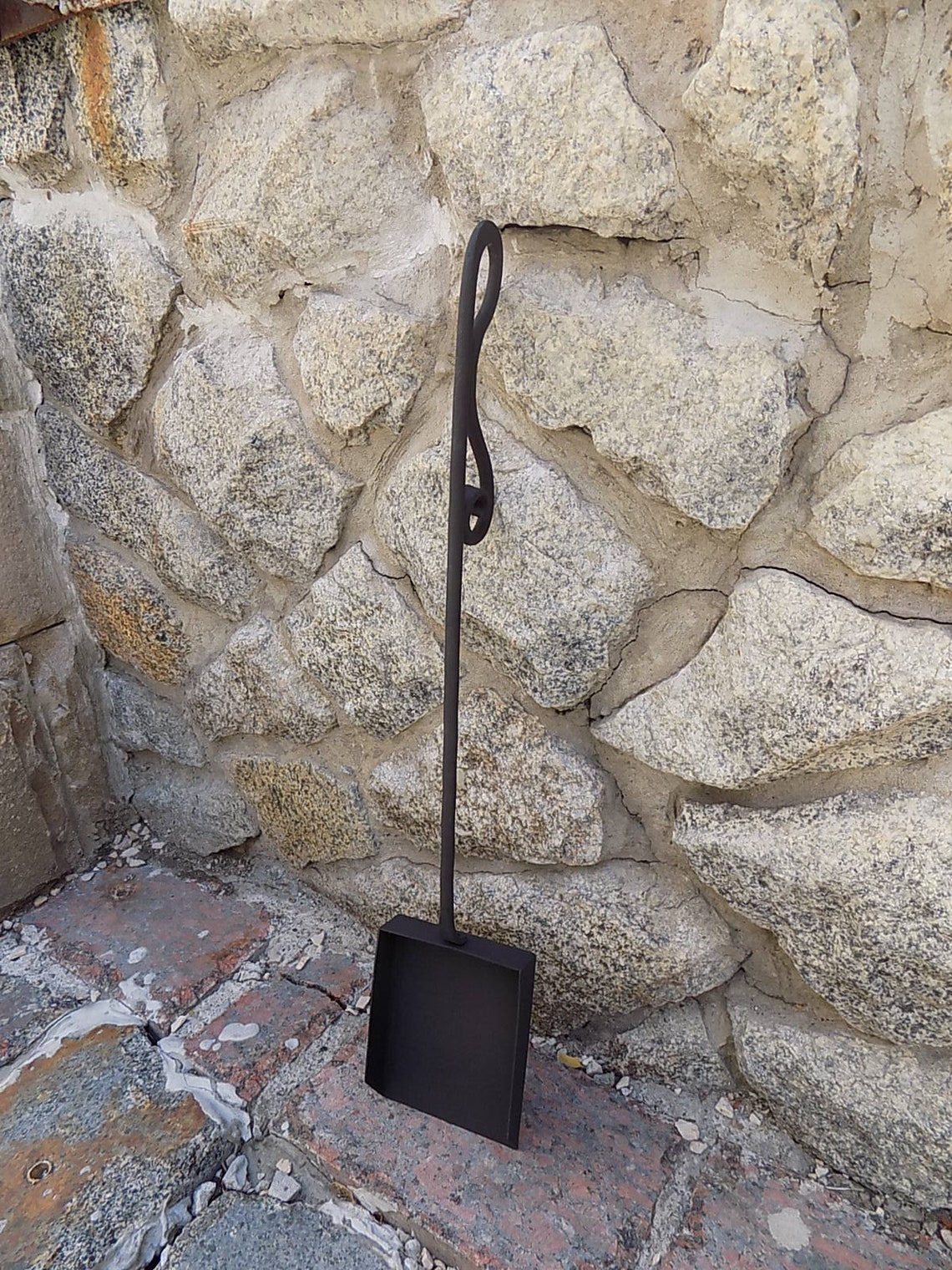 thumbnail image 2 of Aazon.co: DUZFOREI Fireplace Ash Shovel Tool Scoop Dust Pan Coal Hand 2 of 14