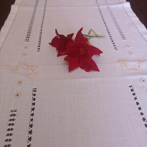 Beautiful Vintage Handmade Linen and Lace  Runner