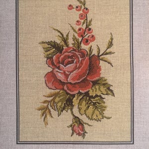 Needlepoint Kit Tapestry Petit Point 23ct.  | Roses | 6x8 inch | Printed Canvas and Threads 159