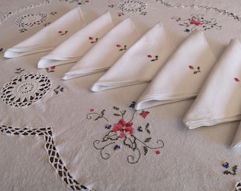 Mantel de lino vintage con punto de cruz y 12 servilletas.