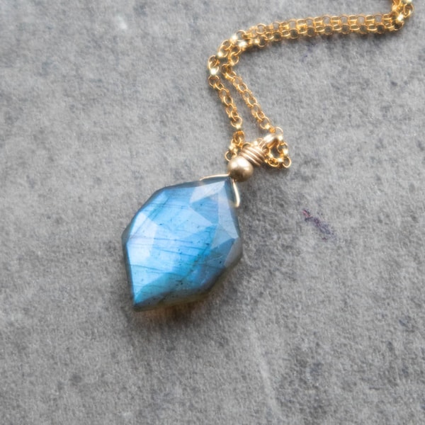 Labradorite Pendant, Unique Gemstone Necklace Gifts for Women, Flashy Labradorite Geometric Necklace