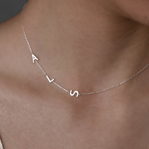 Collier avec initiales latérales - Collier double initiales - Collier lettre délicat en argent sterling et or - Cadeaux personnalisés pour femme