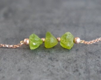 Peridot ketting, ruwe Peridot sieraden, augustus Birthstone kettingen voor vrouwen in rosé goud en sterling zilver