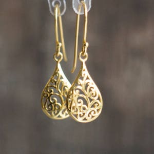 Gold Drop Earrings, Dainty Filigree Earrings, Teardrop Gold Dangle Earrings for Women, Gift for Her