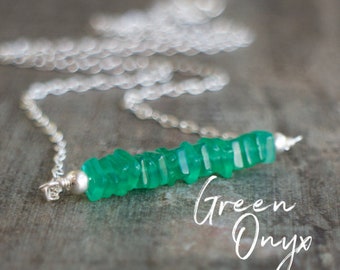 Green Onyx Necklace, Layering Necklace, Bridesmaid Gifts, Gemstone Necklace, Gift for Her, Gemstone Jewelry, Emerald Green Bar Necklace