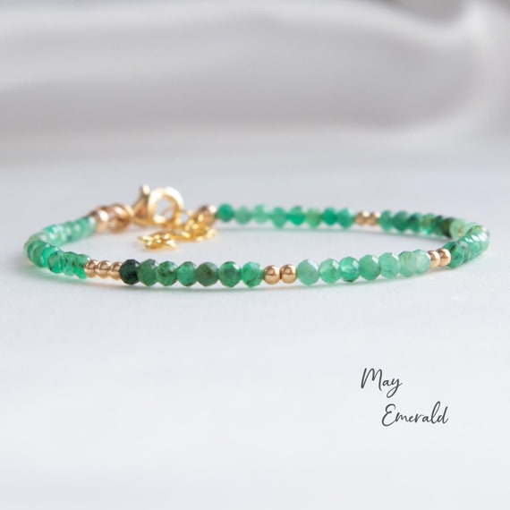 Raw Emerald Jewelry Emerald Birthstone Armband Emerald Gift voor haar Emerald Sieraden voor vrouwen Mei Birthstone Sieraden Armbanden Manchetarmbanden Emerald Sieraden 