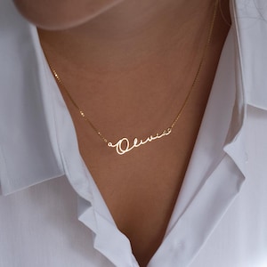 Minimalist Name Necklace In Gold & Silver - Personalized Birthday Gifts - Custom Name Necklaces for Women