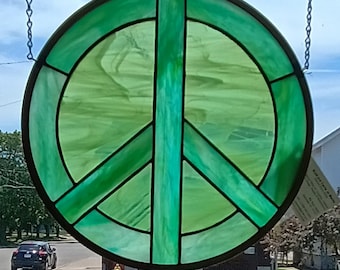 Panneau de signe de paix en vitrail. Hippie, cool. Paix verte !