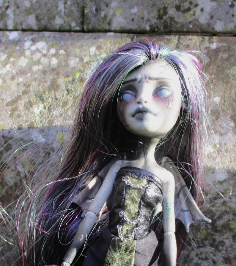download rochelle gargoyle monster high doll