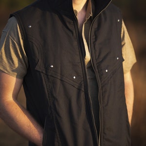 Embroidered Trishul Cotton Canvas Vest: Men&#39;s Sleeveless Multi-Pocket Jacket