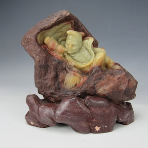 A Chinese Hand Carved Shou Shan Shi Red and Green Hardstone Ji Gong with Gourd Sitting Statue Sculpture Art