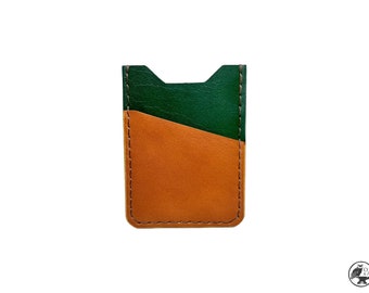 Cartera de tarjeta de cuero minimalista hecha a mano - verde / bronceado - 3 bolsillos