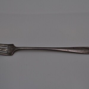 Oneida Heirloom Lasting Spring sterling silver 5 3/8" cocktail fork(s) no mono