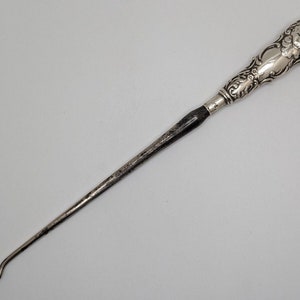 Antique English Sterling Silver Handled with Cherub Button Hook c. 1910-21