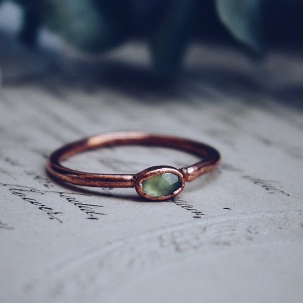 Dainty faceted peridot ring, August birthstone ring, copper gemstone ring, alternative engagement ring, electroformed copper ring