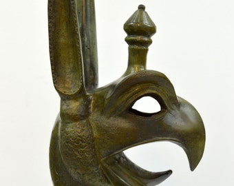 Bronzen griffioenstandbeeld, mythisch beeldhouwwerk, groene patina-afwerking