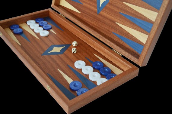 Olomon navbatma-navbat bittasiga tegishadi Olomon navbatma-navbat bittasiga tegishadi