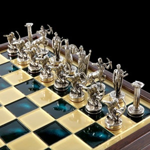 Labours of Hercules Chess Set - Gold and Silver Pawns - Wooden case Brass Green Board