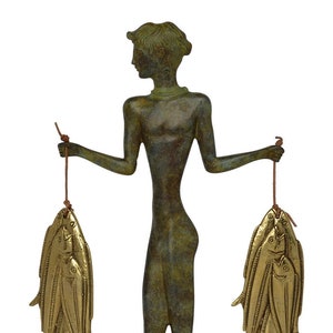 Der Fischer-Bronzeskulptur inspiriert von minoischem Fresko aus Akrotiri-Wandmalereien von Thera,Santorin-Bronzezeit-Griechische Frühkunst