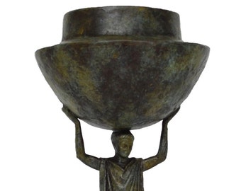 Kadzielnica-Forma Peploforosa-Thymiaterion-Kadzielnica-460-450 p.n.e.-Muzeum Delf-Replika-Brąz-Starożytna Grecja