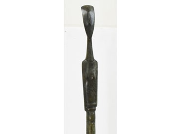 Idole des Cyclades en bronze, bras croisés sur la base en marbre - Culture de la Grèce antique - Réplique de musée de 3200-2300 avant J.-C. - Cyclades Keros