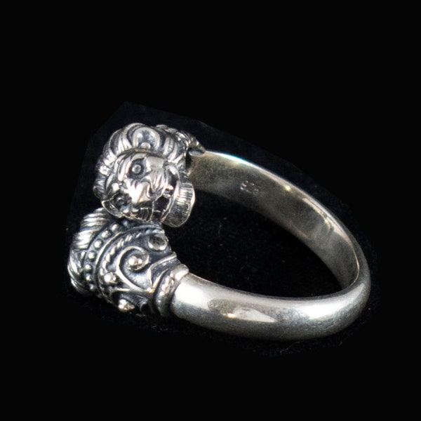 Double Lion Head Silver Bypass Ring-Size Between Us 6 to 9 -Symbol of Strength, Bravery, Dignity, Majesty and Royalty-Ancient Greek Motif