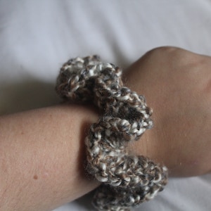 Speckled Ruffle Scrunchie