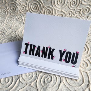 Cartes de remerciement, typographie, coccinelles roses, blanc, noir, intérieur vierge, lot de 6