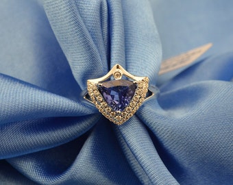 Trillion-Cut Tanzanite Diamond Ring in 18k White Gold Engagement Wedding Birthday Anniversary Valentine's