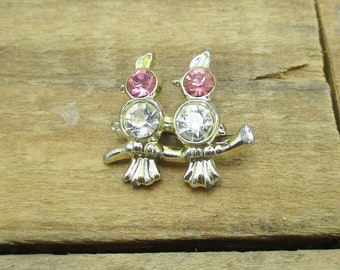 Small Vintage Brooch of Two Love Birds. Pink and Clear Rhinestone Bird Pin.