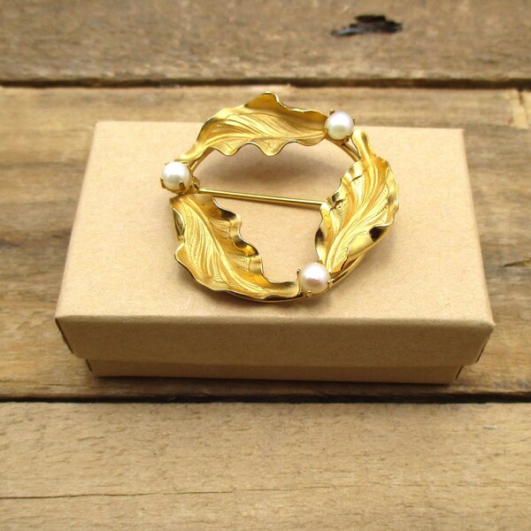 Vintage 12k GF Brooch with Pearl Accents by Winard. 1940s/1950s Wreath Brooch - Beautiful Gift!