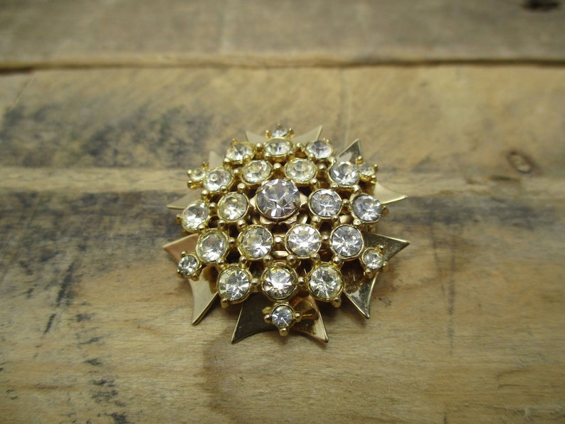 Bright Sparkly and Perfect for a Vintage Wedding or Date Night! Mid-Century Rhinestone Brooch Starburst Brooch Antique Gold Toned
