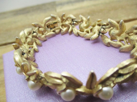 1970s Avon Faux Pearl Gold Leaf Bracelet . - image 3