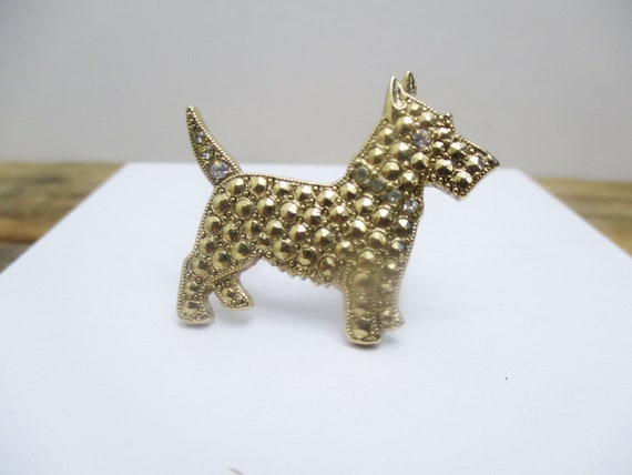 Vintage Scottie Dog Pin by the 1928 Jewelry Compa… - image 1