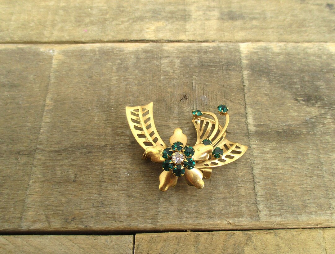 Emerald Green and Gold Toned Floral Brooch - Great Vintage Accessory ...