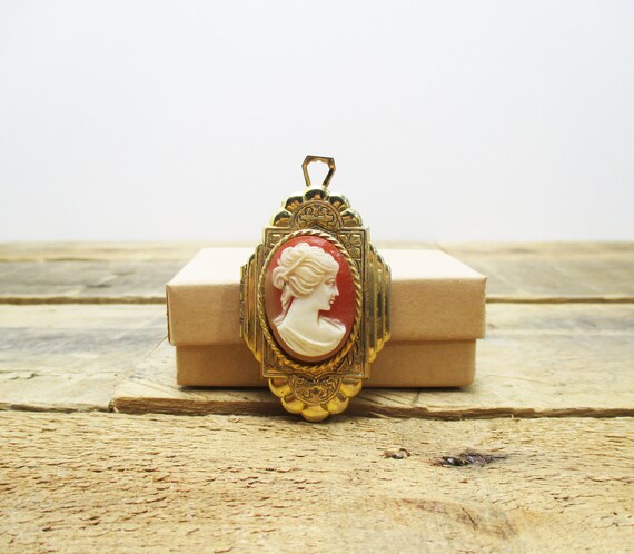 1920s Pink Cameo Locket. Beautiful and LARGE Art D