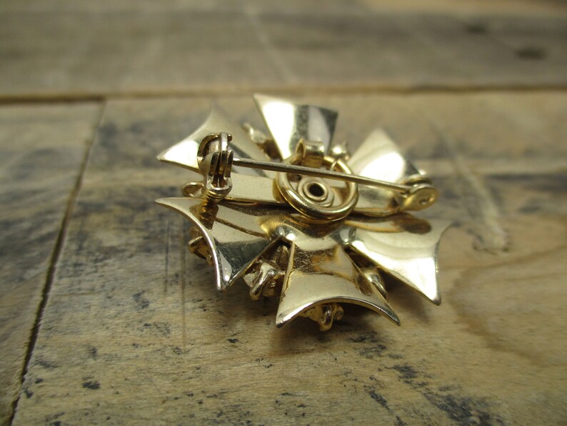 Bright Sparkly and Perfect for a Vintage Wedding or Date Night! Mid-Century Rhinestone Brooch Starburst Brooch Antique Gold Toned