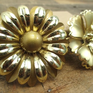 TWO Large Vintage, Gold Toned Brooches. Two Large Floral Brooches - Great for a Vintage outfit, brooch bouquet, or as pins for a backpack!
