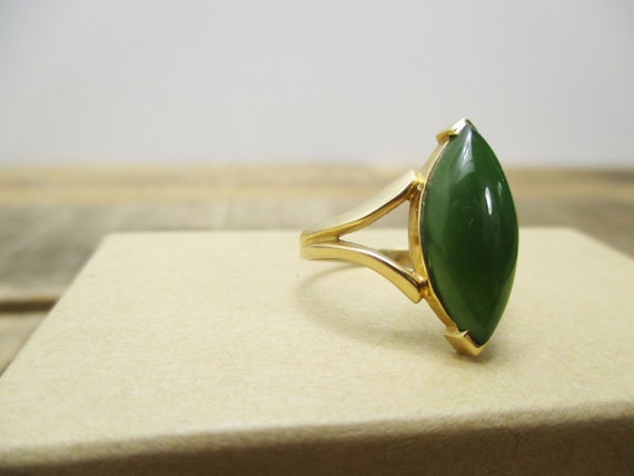 Vintage 14k Gold and Jade Ring - Size 7.5 Ring - … - image 2