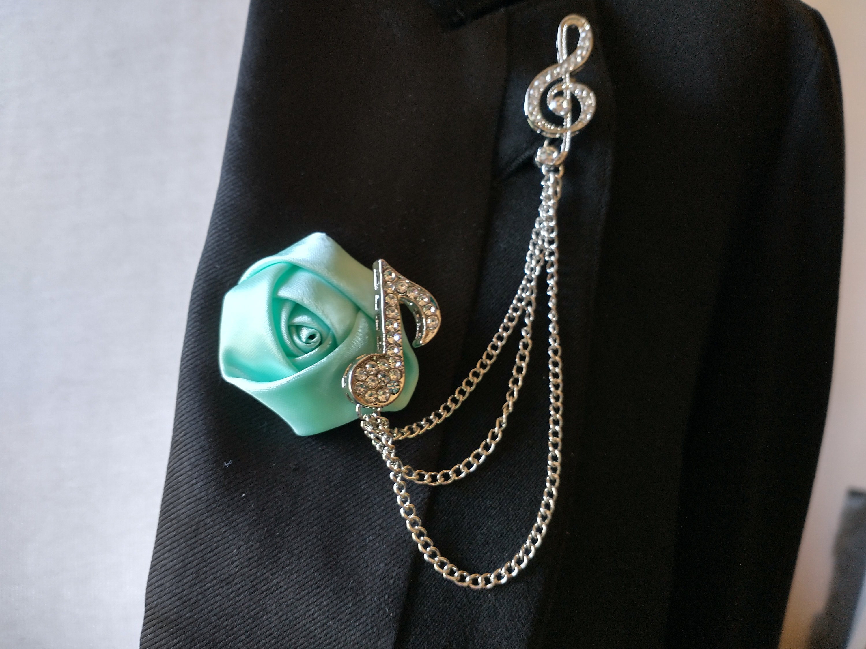 Clef Notes With Roses Music Note and Treble Clef Connected With Triple Silver Chains and ...