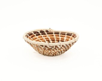 Gitzell FairTrade- Grass woven fruit bowl