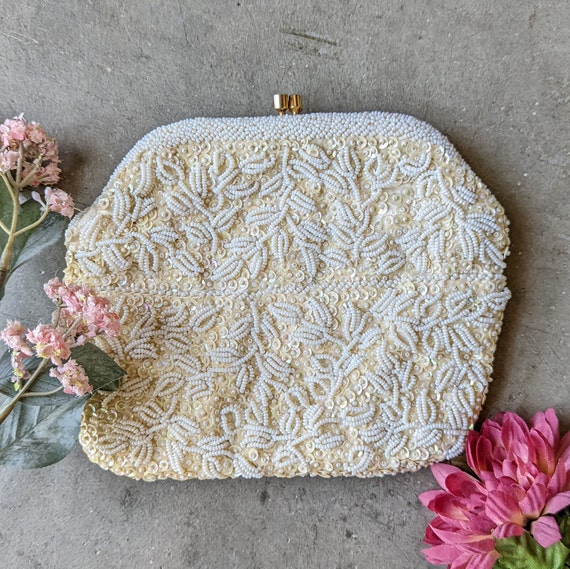 La Regale Hand Beaded Clutch Purse Ivory Flowers Gold Chain Vtg Hong Kong