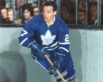 Frank Mahovlich Signed Toronto Maple Leafs Autographed 8x10 Photo. Includes Starleague certification and proof.  NHL Hockey, Autograph