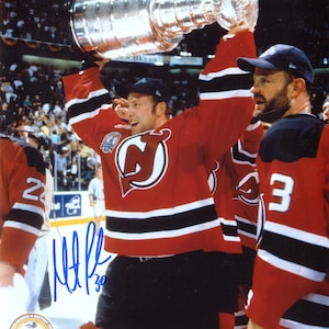 Martin Brodeur signierte New Jersey Devils signiertes 8x10-Foto. Inklusive Starleague-Zertifizierung und Proof. NHL Hockey, Autogramm Original