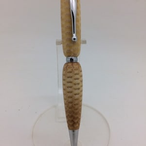 Corn cob pen