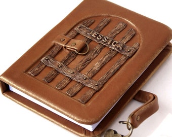 Personalisiertes Lederbuch mit Schloss, Tür auf dem Cover