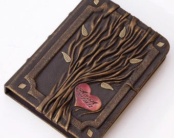 Personalisiertes Lederbuch: Herzbaum Hochzeitsgästebuch