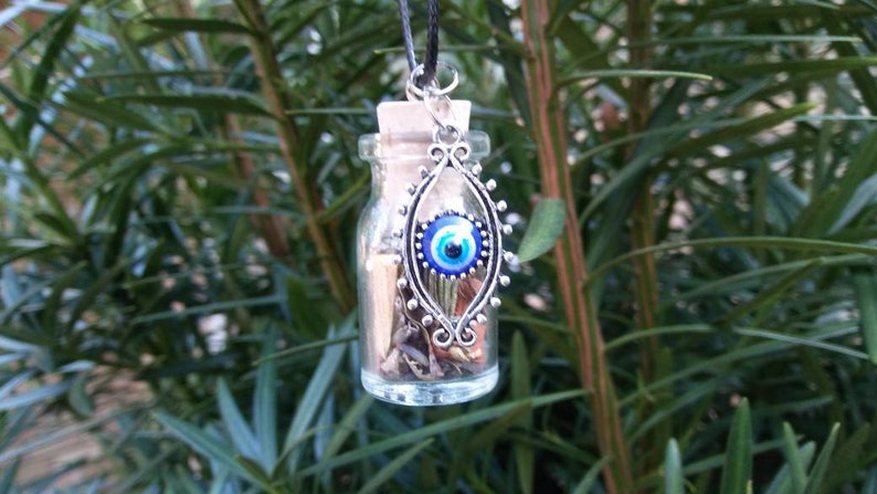 Protection Bottle, witches spell bottle, protection bottle necklace, Protection From Evil / Hexes / Black Magick /Negativity / Evil Eye 画像 5