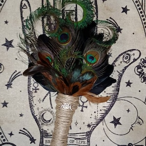 Witch&#39;s Wand,  Feather Smudge Wand, Feather Wand, Peacock Feather Wand, Energy Wand, Altar Ritual Wand, Banishing wand, Ritual Wand